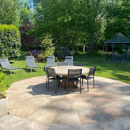 Bed and Breakfast Le Moulin Bleu Saint Cyr-sous-Dourdan Exterior foto