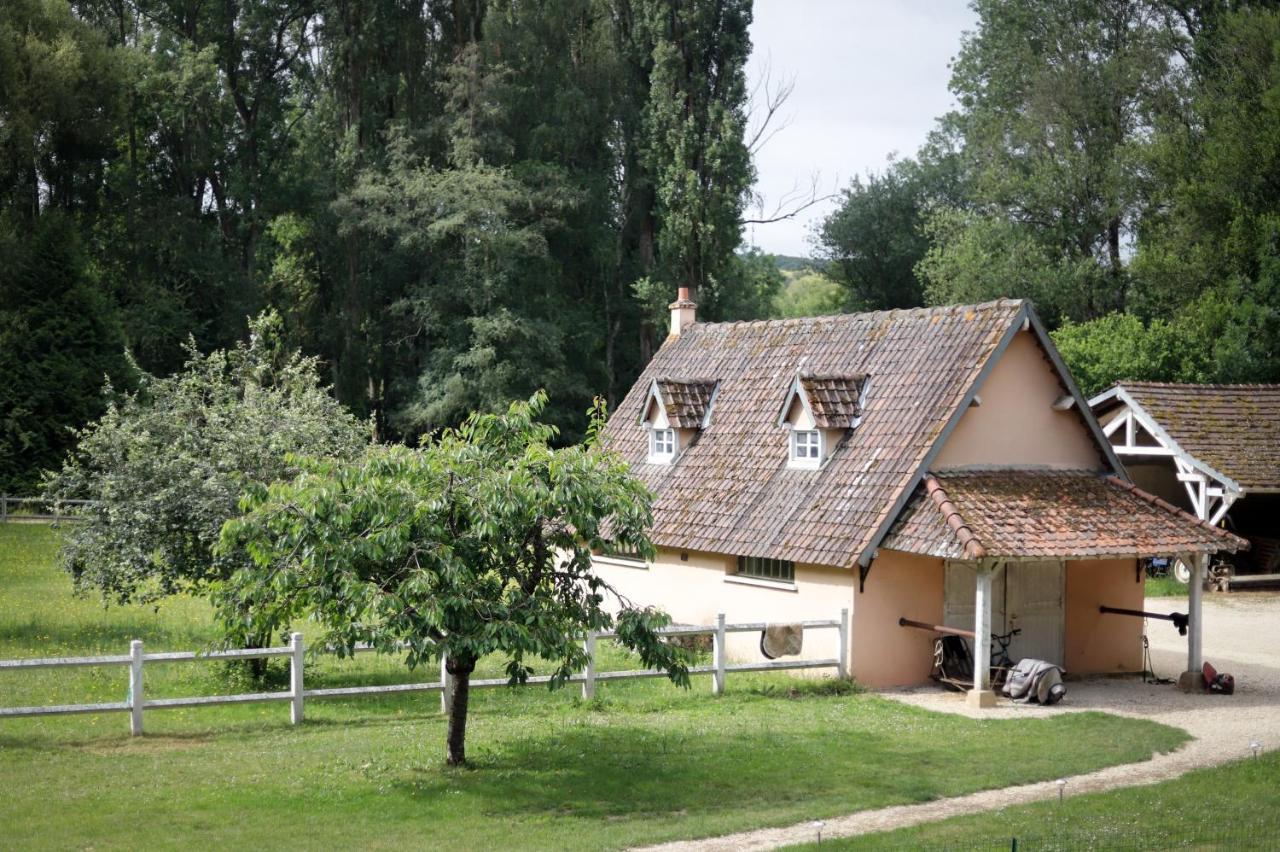 Bed and Breakfast Le Moulin Bleu Saint Cyr-sous-Dourdan Exterior foto