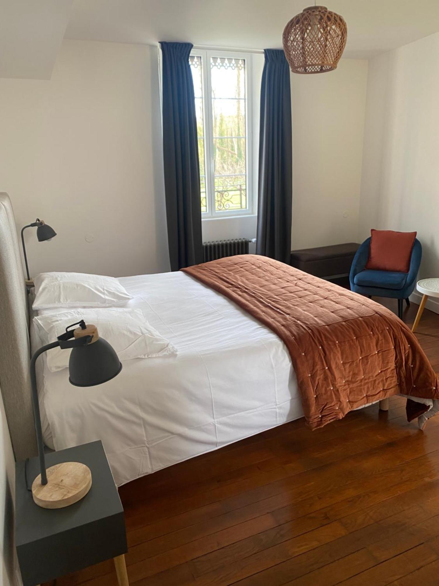 Bed and Breakfast Le Moulin Bleu Saint Cyr-sous-Dourdan Exterior foto
